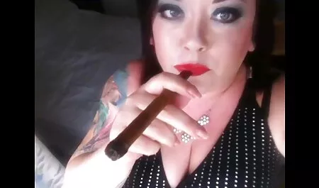 Một người sex mới cập nhật bạn thay đổi một cậu bé trên giường để dạy một người phụ nữ một bài học