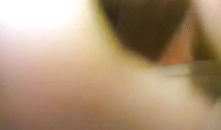 Một mình trong một hang đá với một đồ phim sexx moi nhat chơi