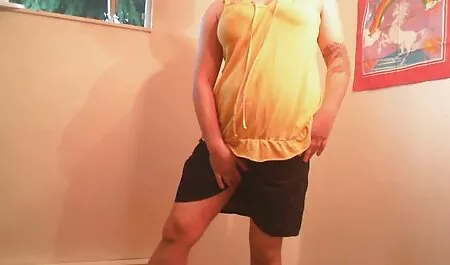 Cô phim sex mới nhất của nhật bản ấy đã cởi quần áo và đưa dương vật vào trong âm đạo của cô.