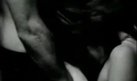 Một người đàn ông phim sex nhat ban moi ra trẻ, một châu Á với bao cao su