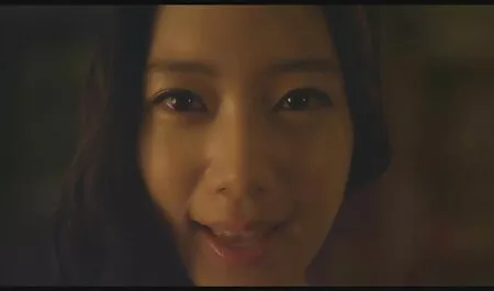 Cô gái với clip sex hoc sinh moi nhat mắt xếch và cạo